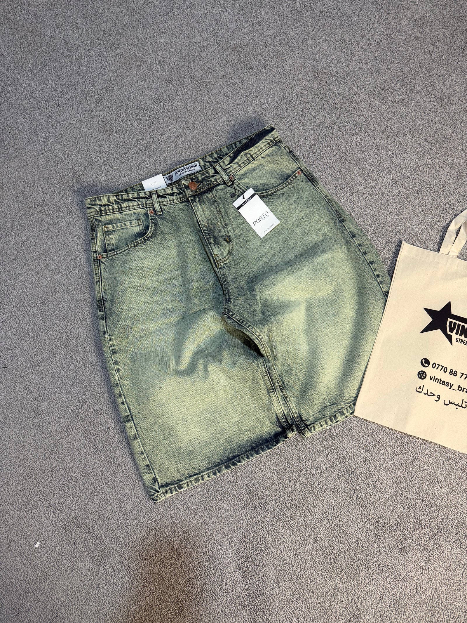 Short jeans